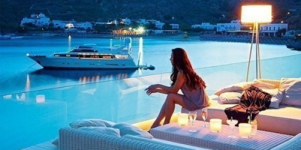 Уже завтра вы проснетесь богатой и начнете, совершенно по другому относится к себе. Модная тенденция не заставит стоять на месте, вам придется двигаться в её направлении +7(908)724-78-71